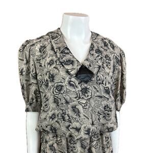 Vintage 1980s Rose Floral Print Loose fit Midi Dress / small to medium